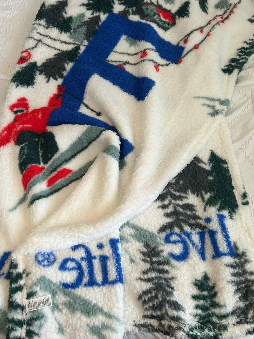 NEW American Eagle Outfitters Fleece 50x60” Cozy Blanket Ski Winter Holiday NWT